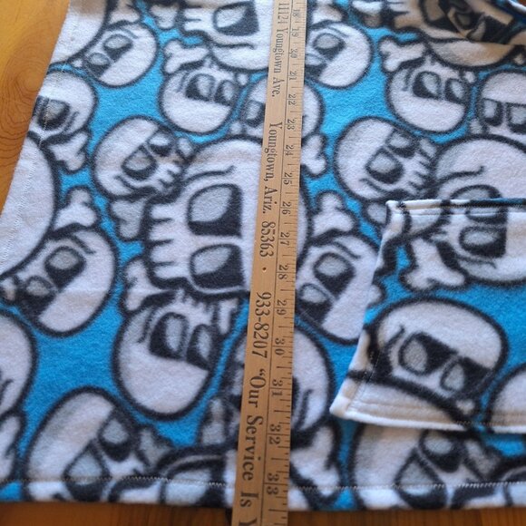 Handmade Kids Fleece Skull Poncho W Pocket & Hood Car Seat Blue Black White - Picture 5 of 15